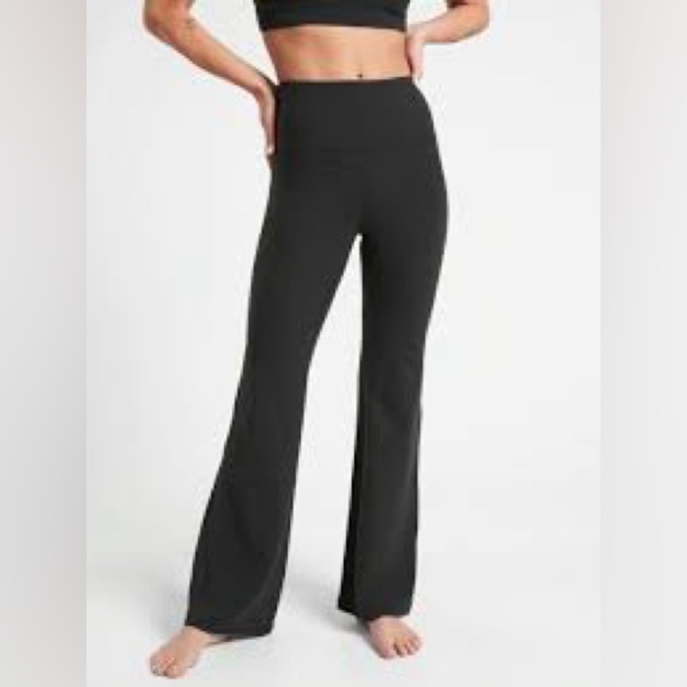 Athleta black flare leggings